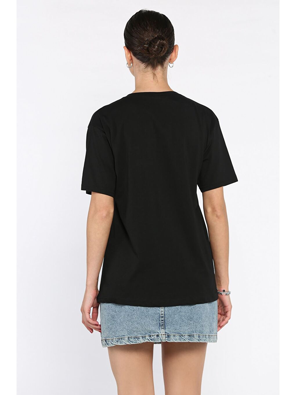 Siyah Kadın Bisiklet Yaka Baskılı Taş İşlemeli Tişört-2