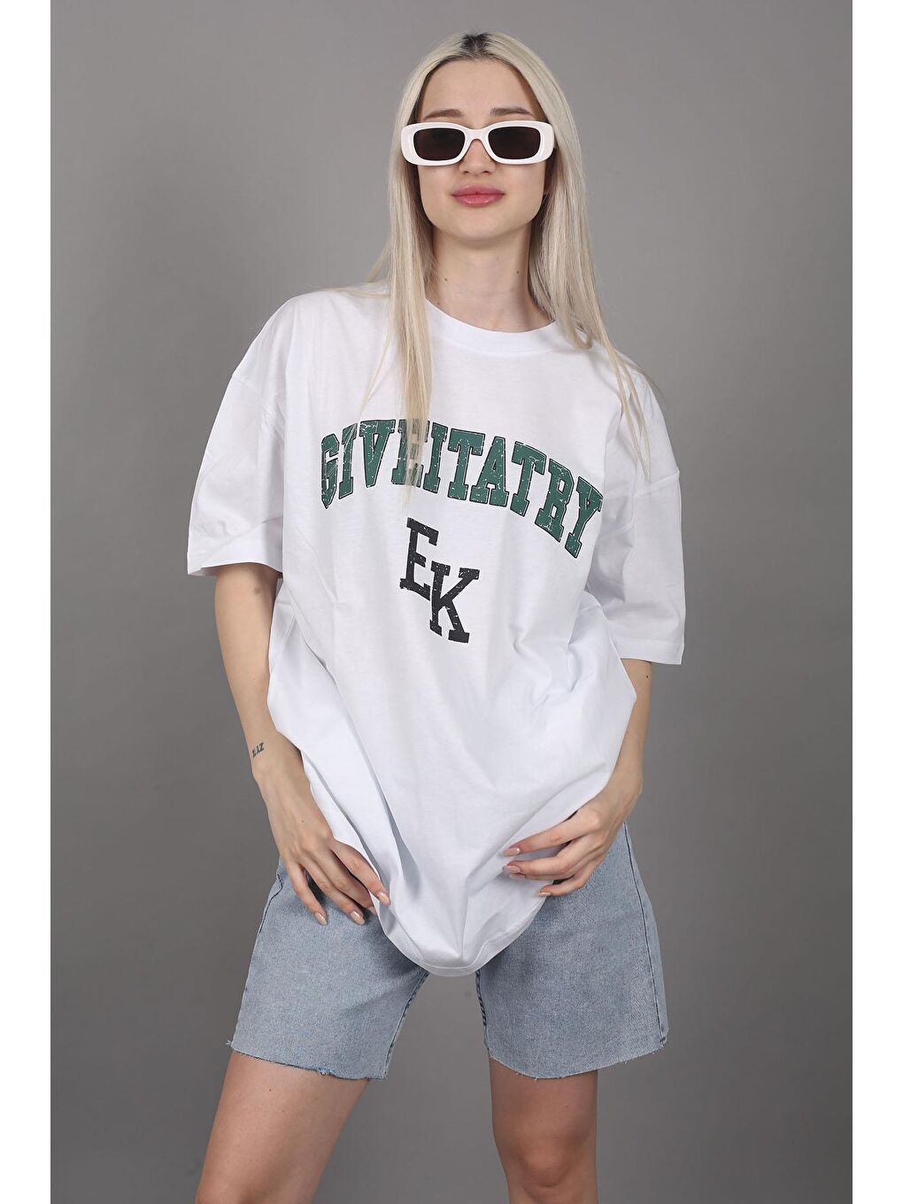 Kadın Beyaz Baskılı Oversize Tişört Mg1318