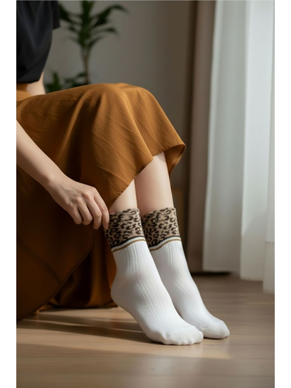 Karışık Kadın 12’li Premium Soket Çorap Seti – Gold Serisi Taş Detaylı Leopar Tam Konçlu (12 Çift)-6