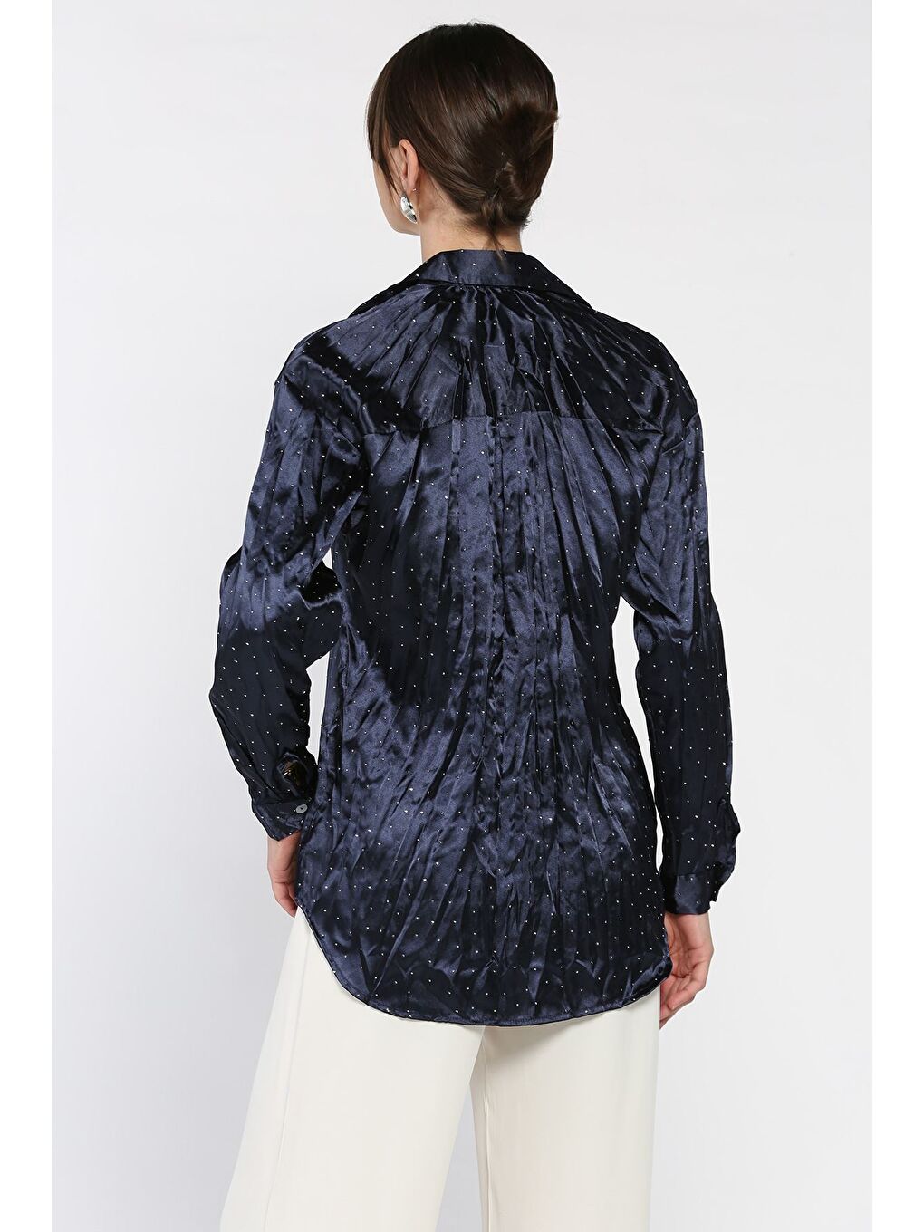 Lacivert Kadın Taş İşlemeli Kırışık Saten Gömlek-2