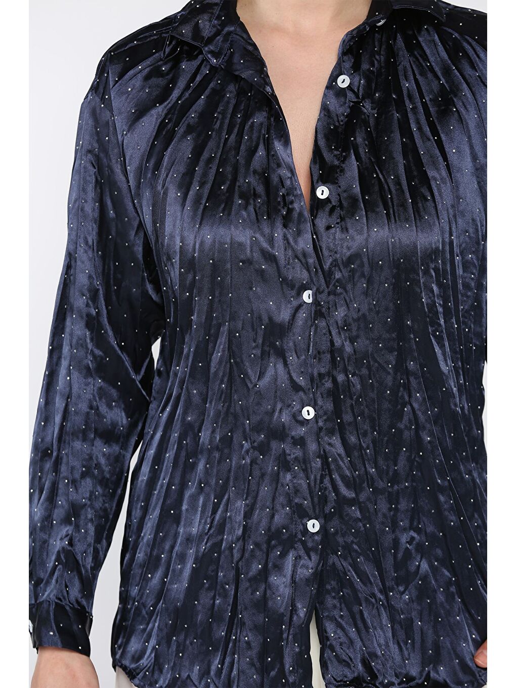 Lacivert Kadın Taş İşlemeli Kırışık Saten Gömlek-3