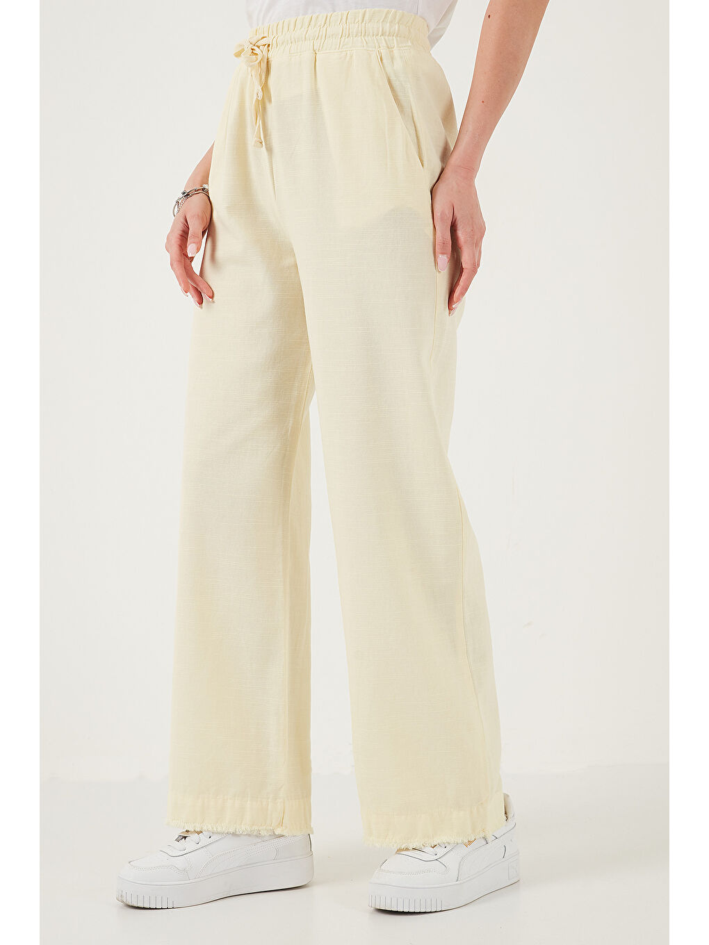 Sarı Pamuklu Relaxed Fit Yüksek Bel Geniş Paça Kadın Pantolon 668YP5275-3