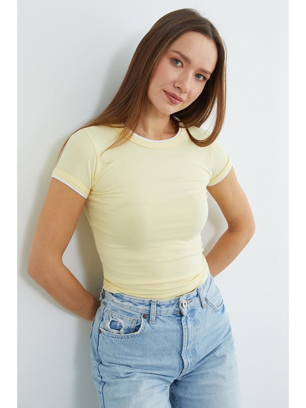 Sarı Basic Bisiklet Yaka Biyeli Crop Tişört