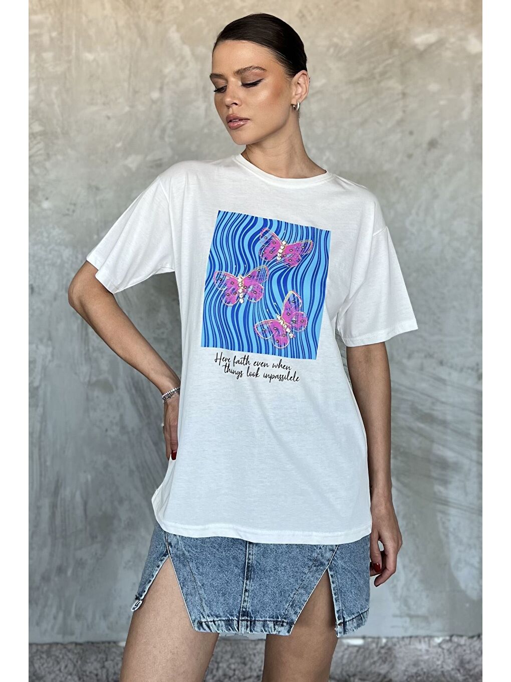 Ekru Kadın Bisiklet Yaka Baskılı Taş İşlemeli Tişört