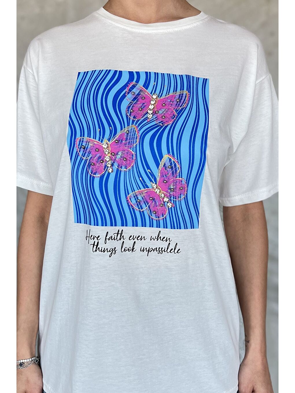 Ekru Kadın Bisiklet Yaka Baskılı Taş İşlemeli Tişört-3