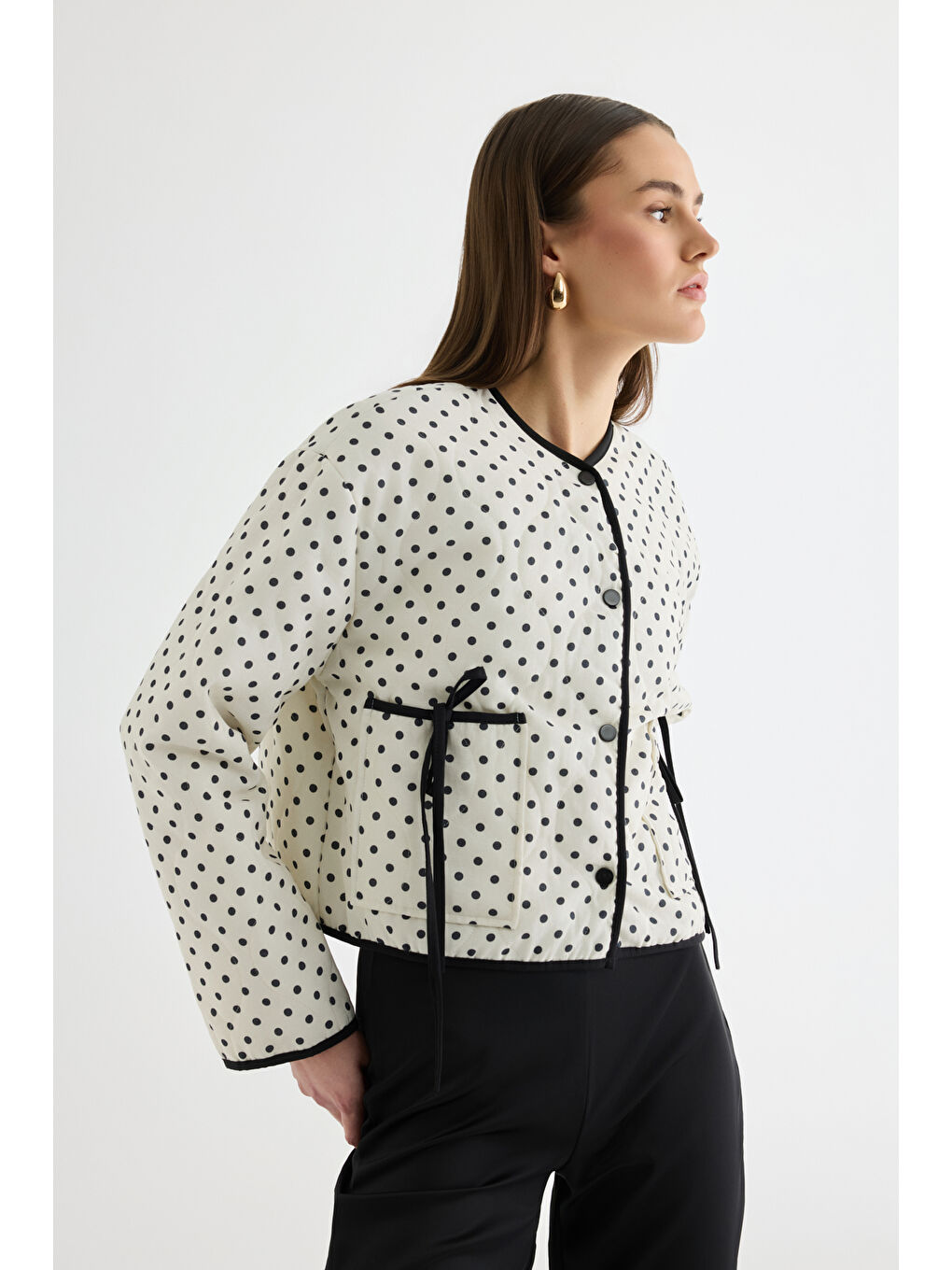 Ekru Puantiyeli Bağcıklı Kapitone Ceket Krem-2