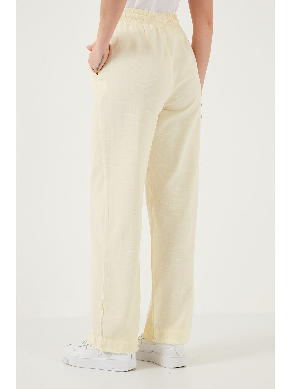 Sarı Pamuklu Relaxed Fit Yüksek Bel Geniş Paça Kadın Pantolon 668YP5275-5