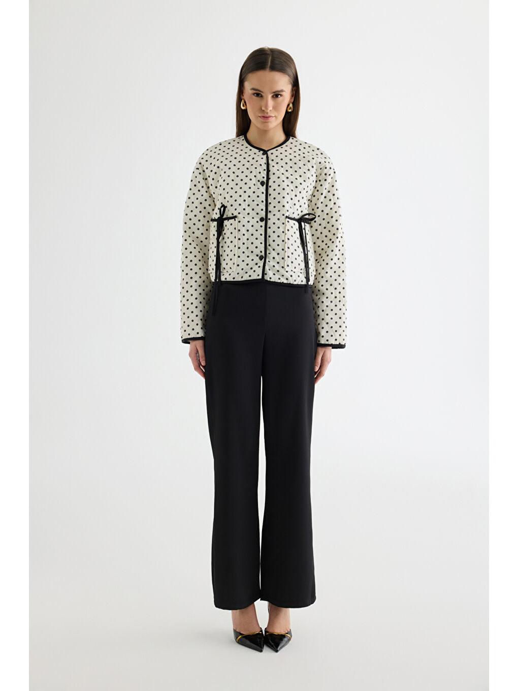 Ekru Puantiyeli Bağcıklı Kapitone Ceket Krem-3