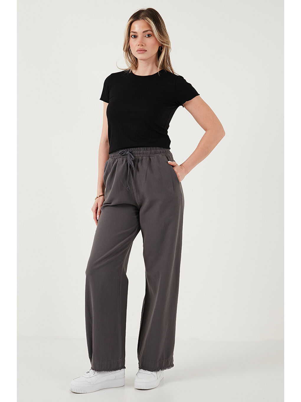 Antrasit Pamuklu Relaxed Fit Yüksek Bel Geniş Paça Kadın Pantolon 668YP5275-4