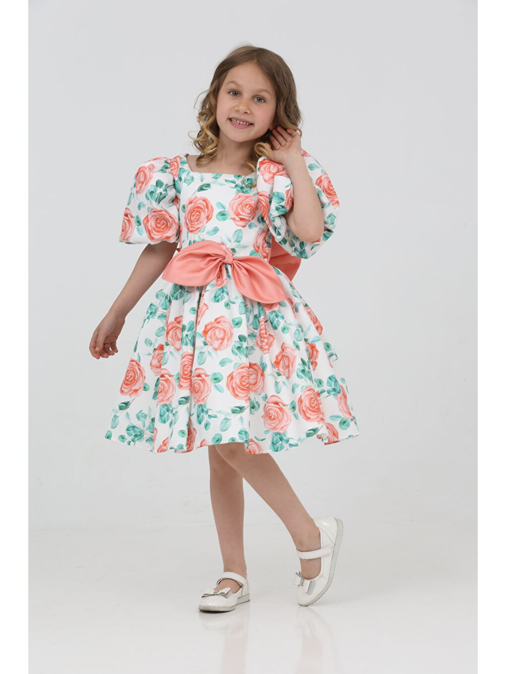 Pembe Özel Tasarım Özel Çiçek Baskılı Balon Kollu Fiyonk Detaylı Rahat Elbise-1