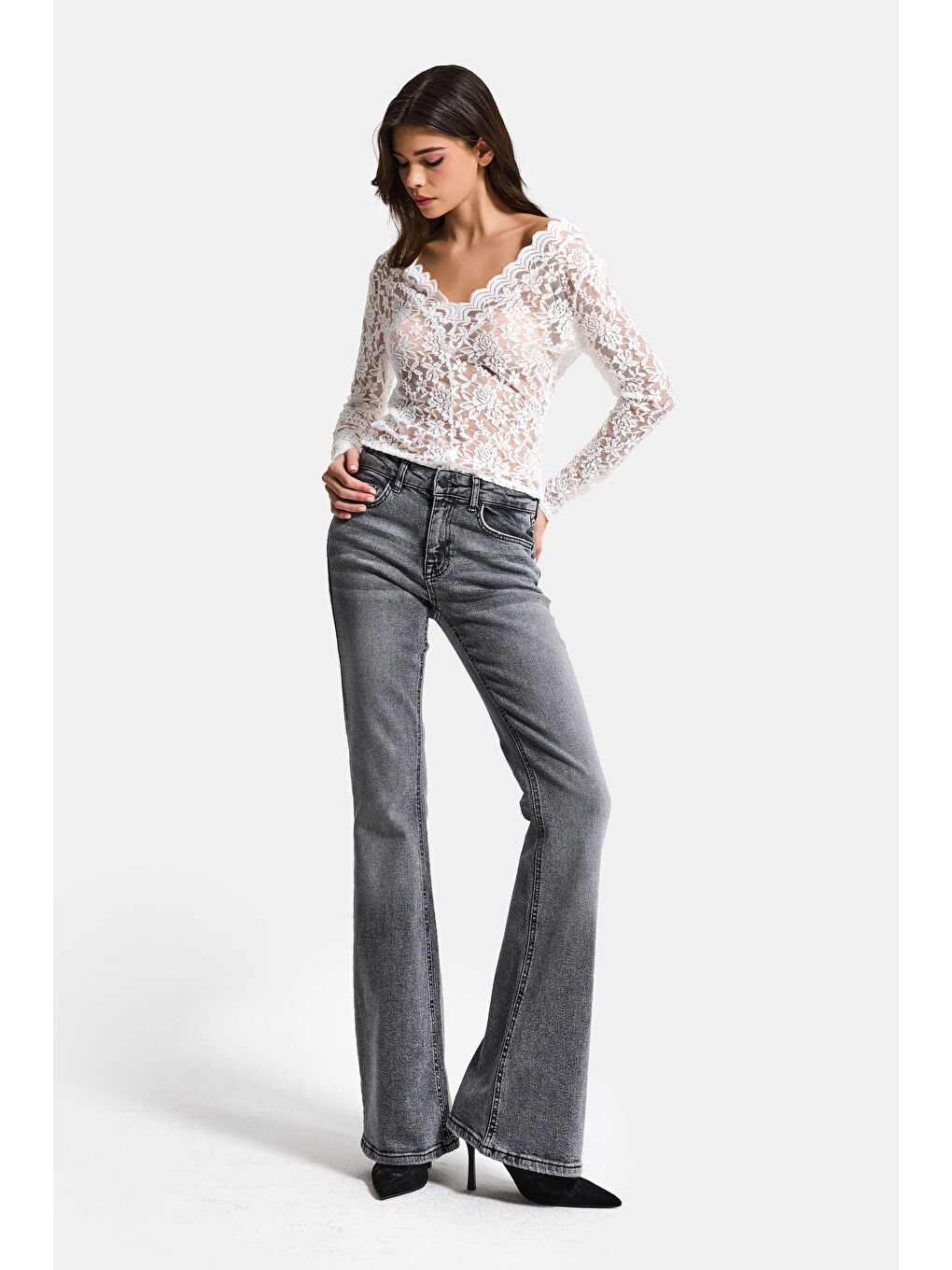 Kadın Ekru Şeffaf Dantelli Omuz Detaylı Bluz-2