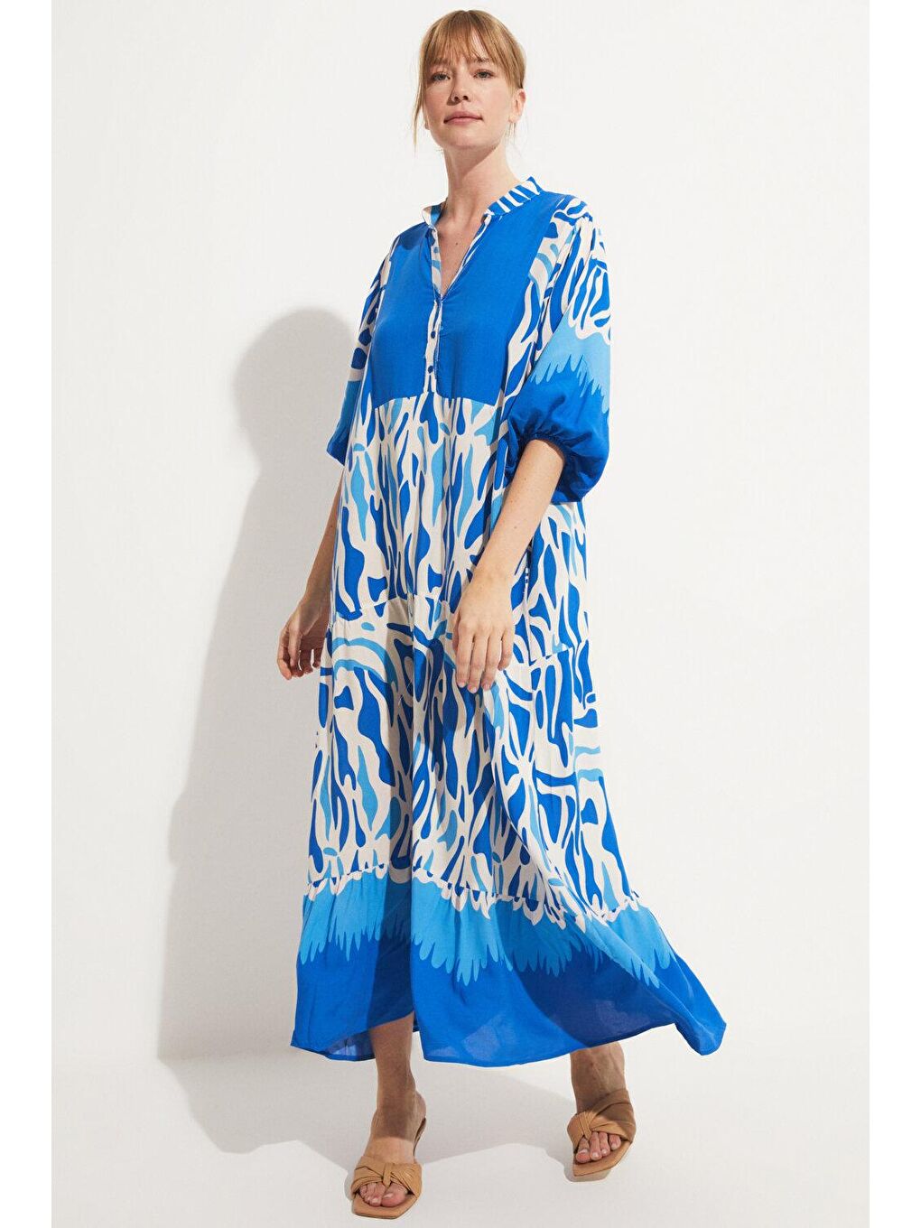 Mavi Kadın Desenli Rahat Kesim V Yaka Maxi Elbise