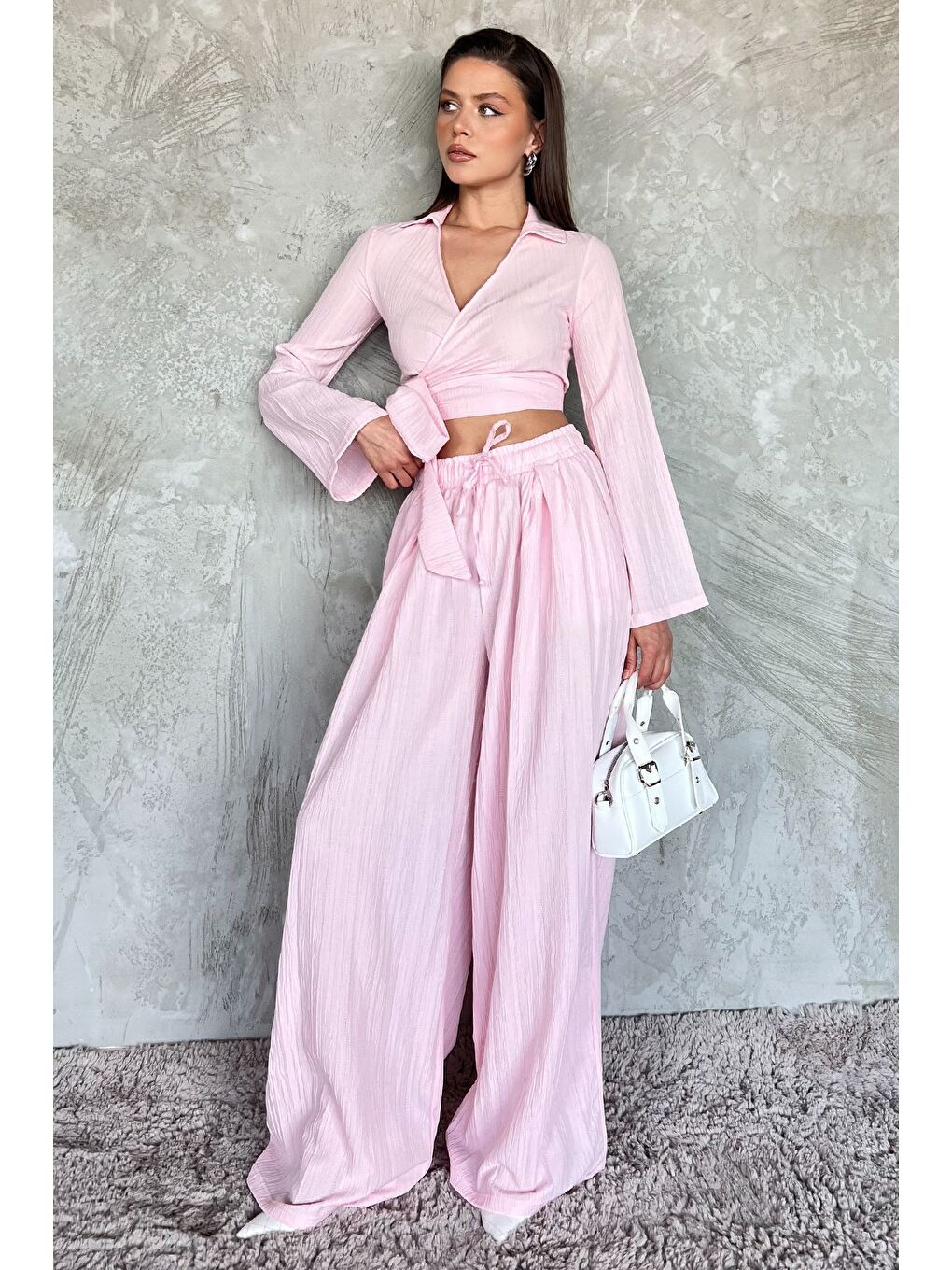 Pembe Kruvaze Yaka Bel Bağcıklı Bluz Pantolon İkili Takım