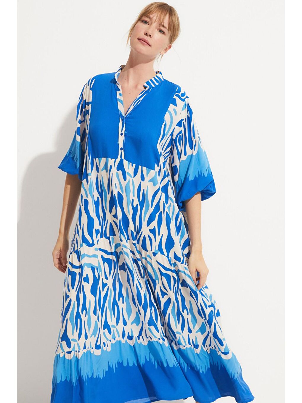 Mavi Kadın Desenli Rahat Kesim V Yaka Maxi Elbise-3