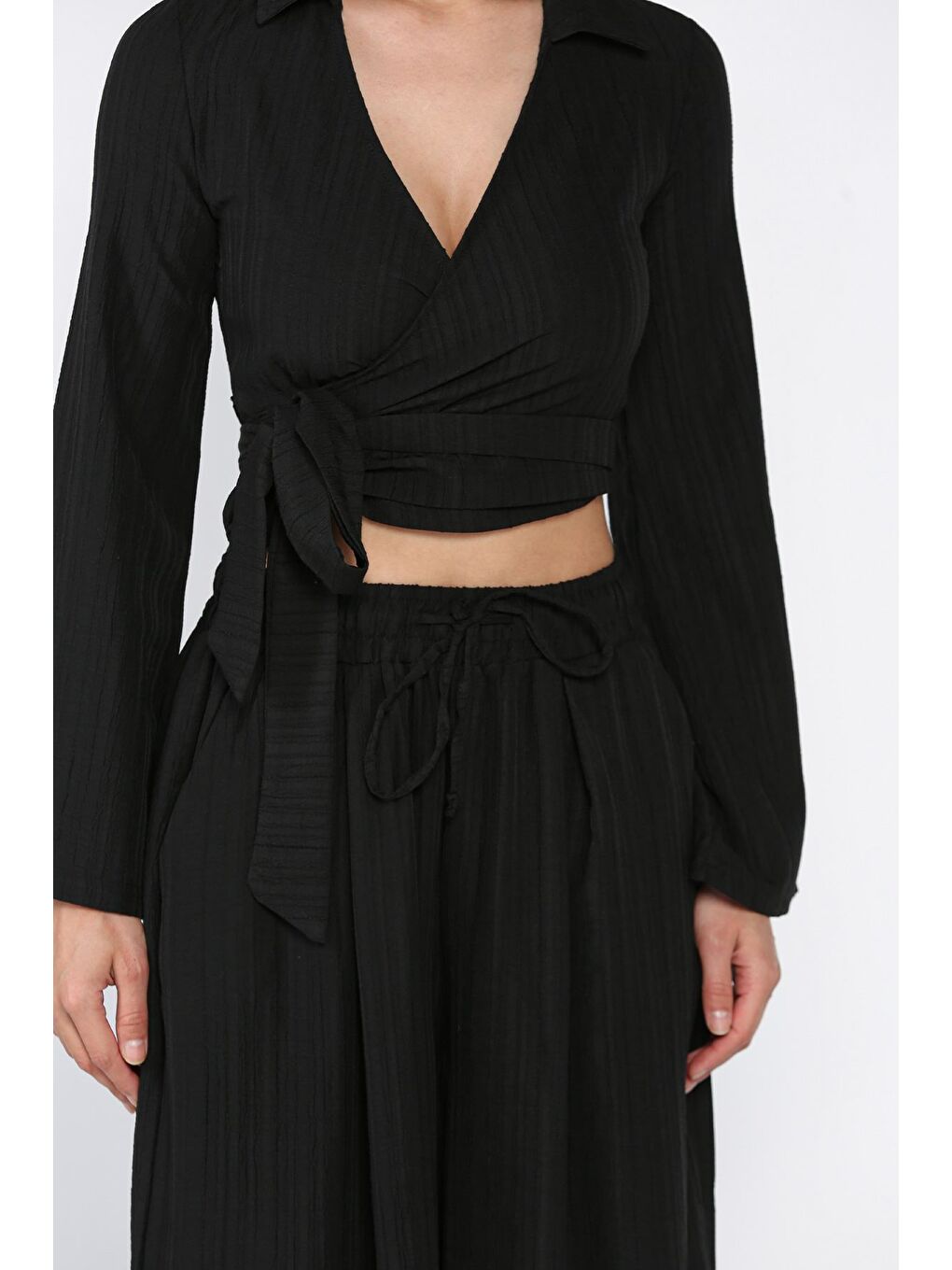 Siyah Kruvaze Yaka Bel Bağcıklı Bluz Pantolon İkili Takım-3