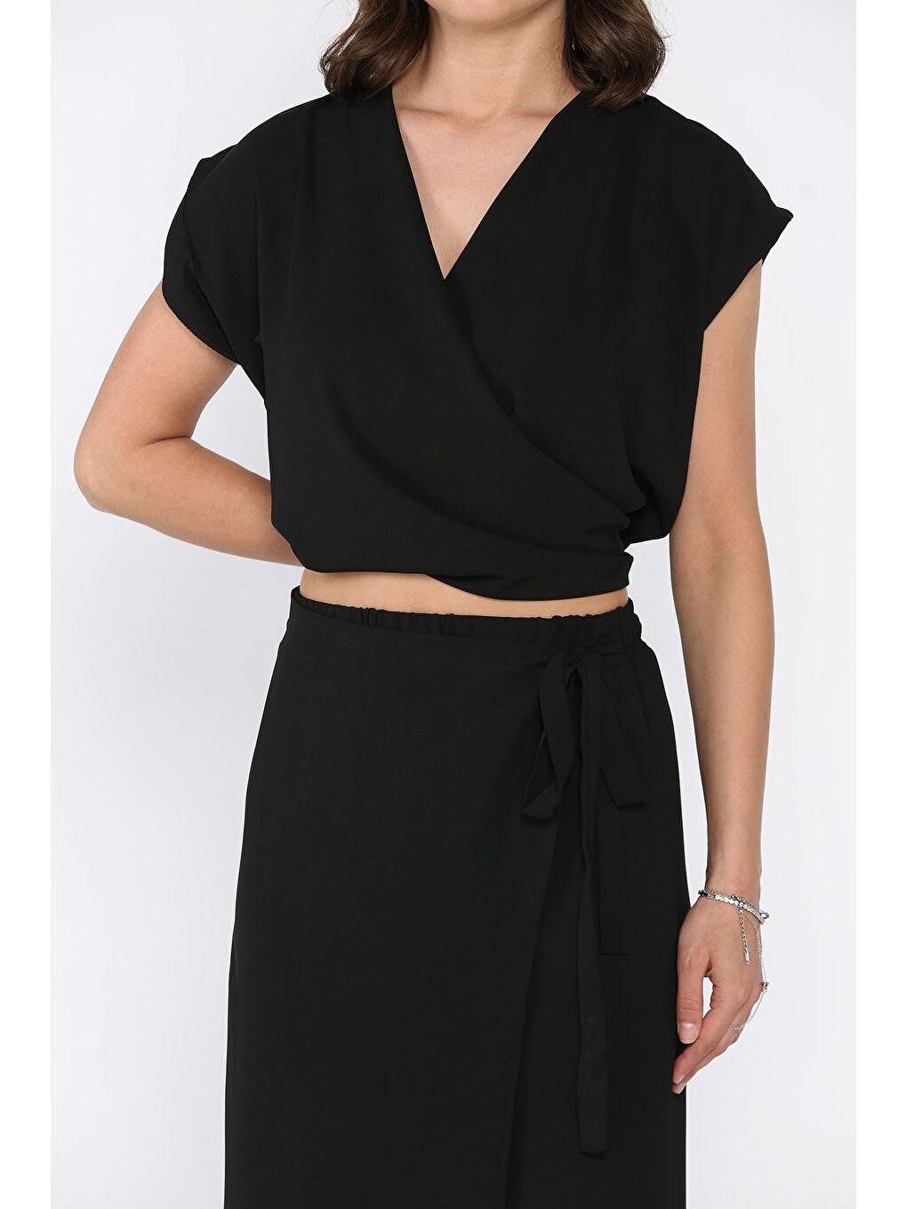 Siyah Kadın Etek Görünümlü Pantolon Bluz İkili Takım-4