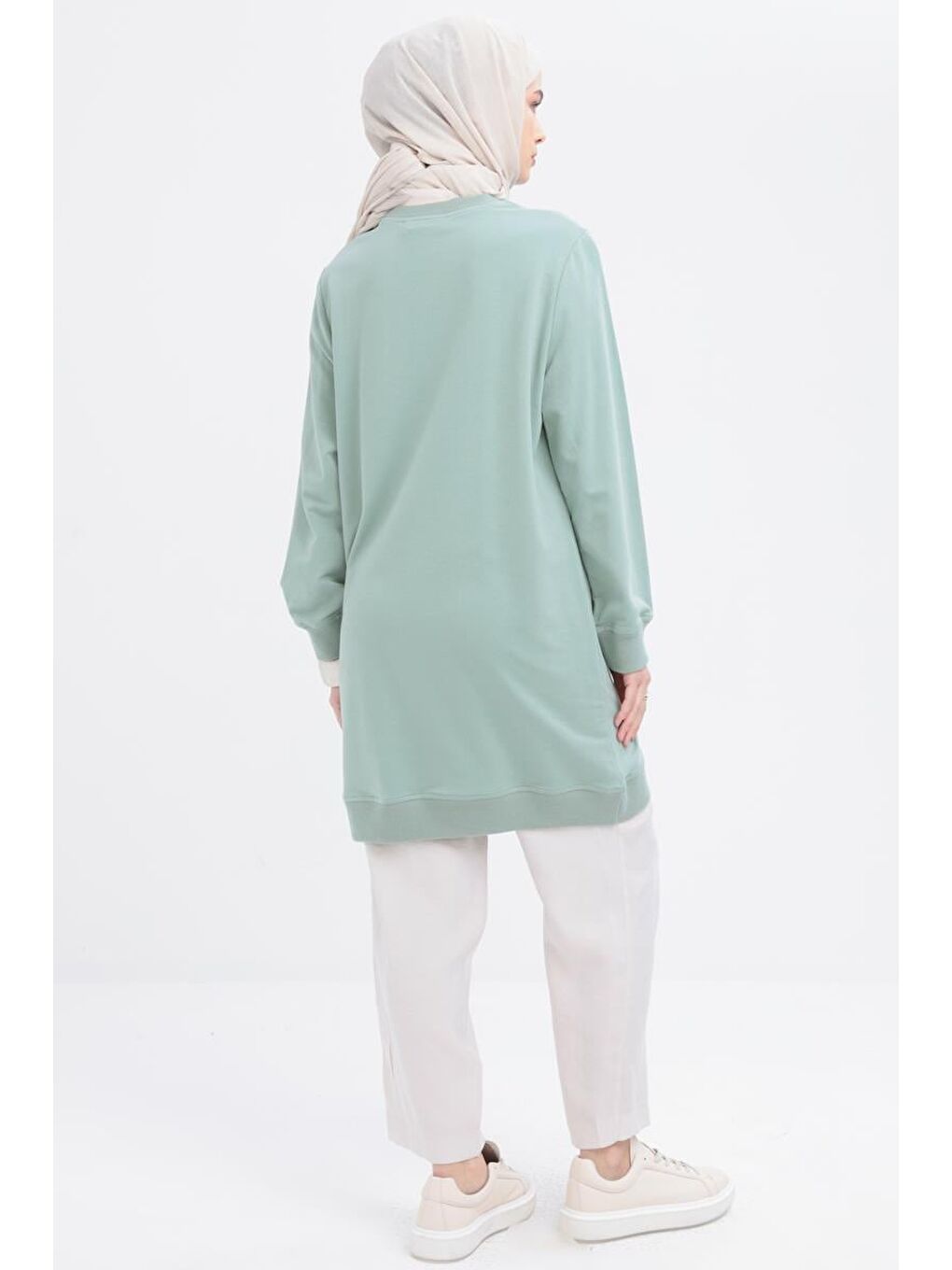 Yeşil Defne-Önü Nakış Detaylı Sweat-3