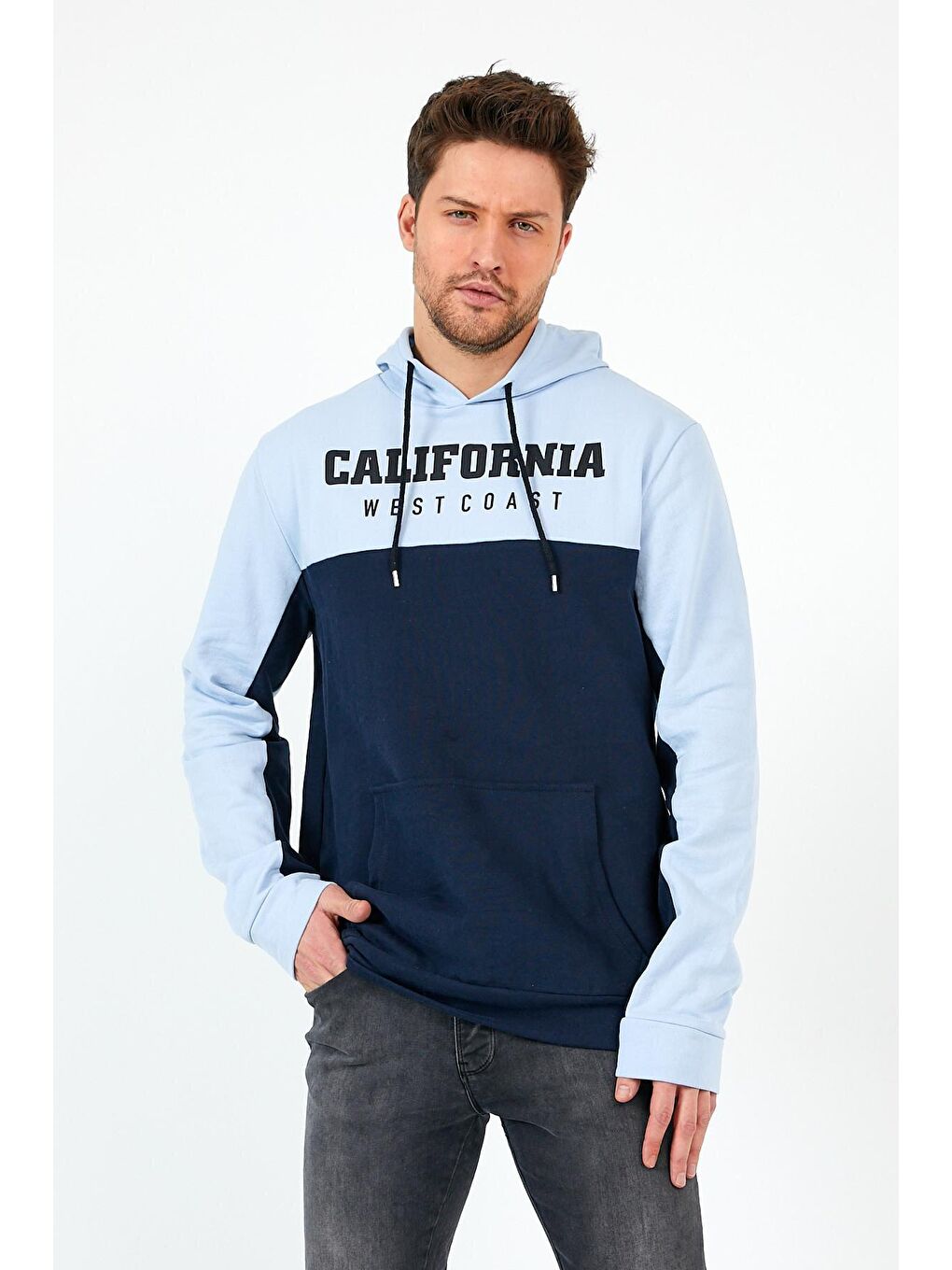 Mavi Erkek Kapüşonlu Garnili Regular Fit California Baskılı Hoodie SPR22SW166
