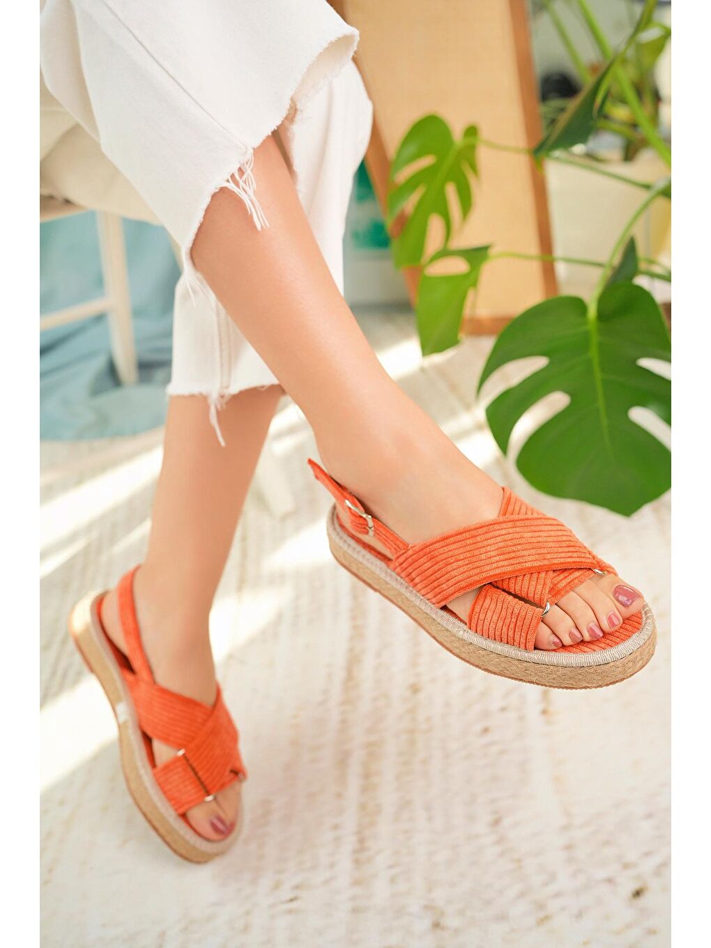 Turuncu Önü Açık Kadife Sandalet-2