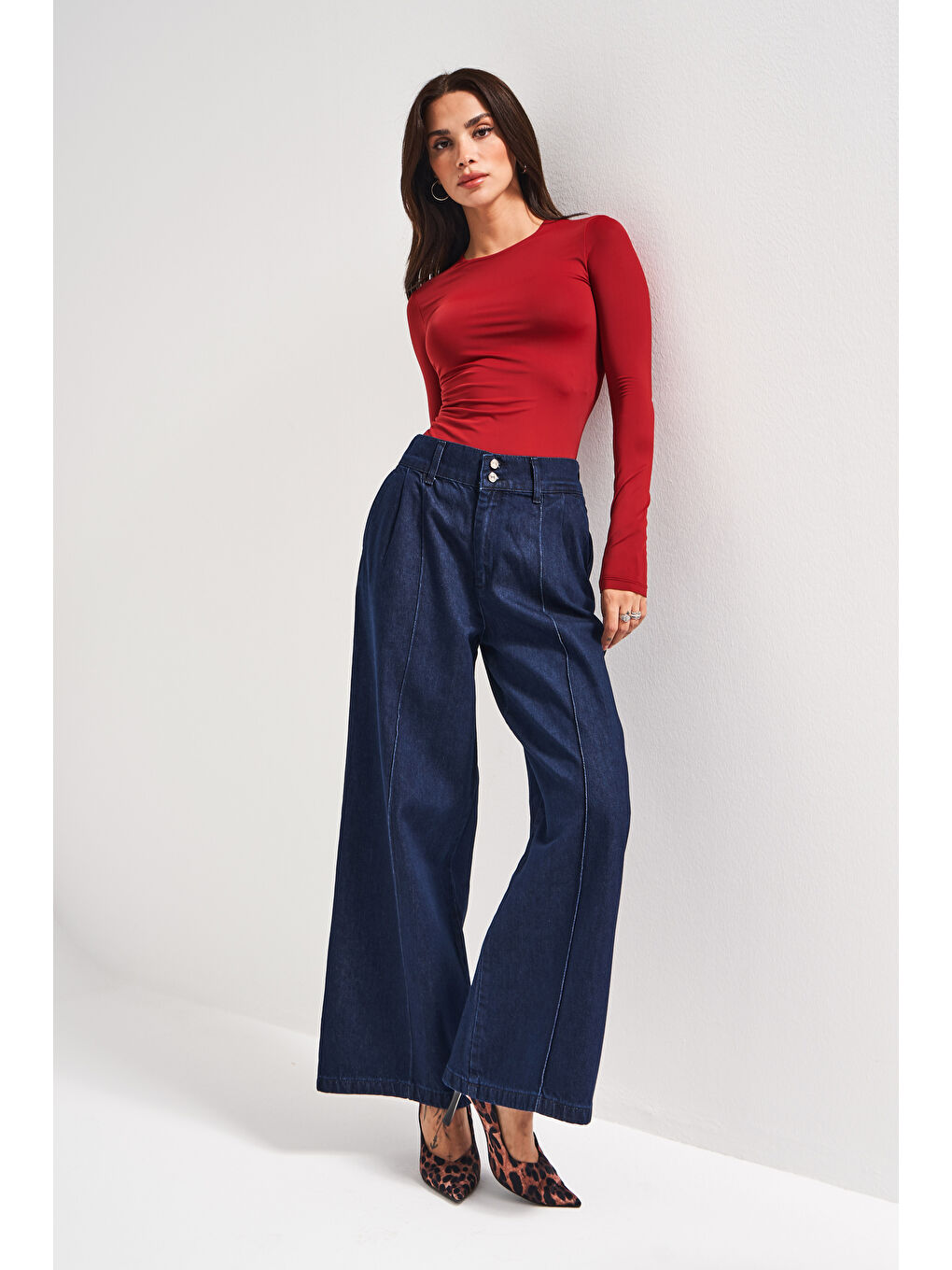 Kadın İndigo Renk 7w5-50 Wide Leg Fit İç Boy 74cm Bol Kesim Viskon Kumaş Kemer Detaylı Denim Jean-4