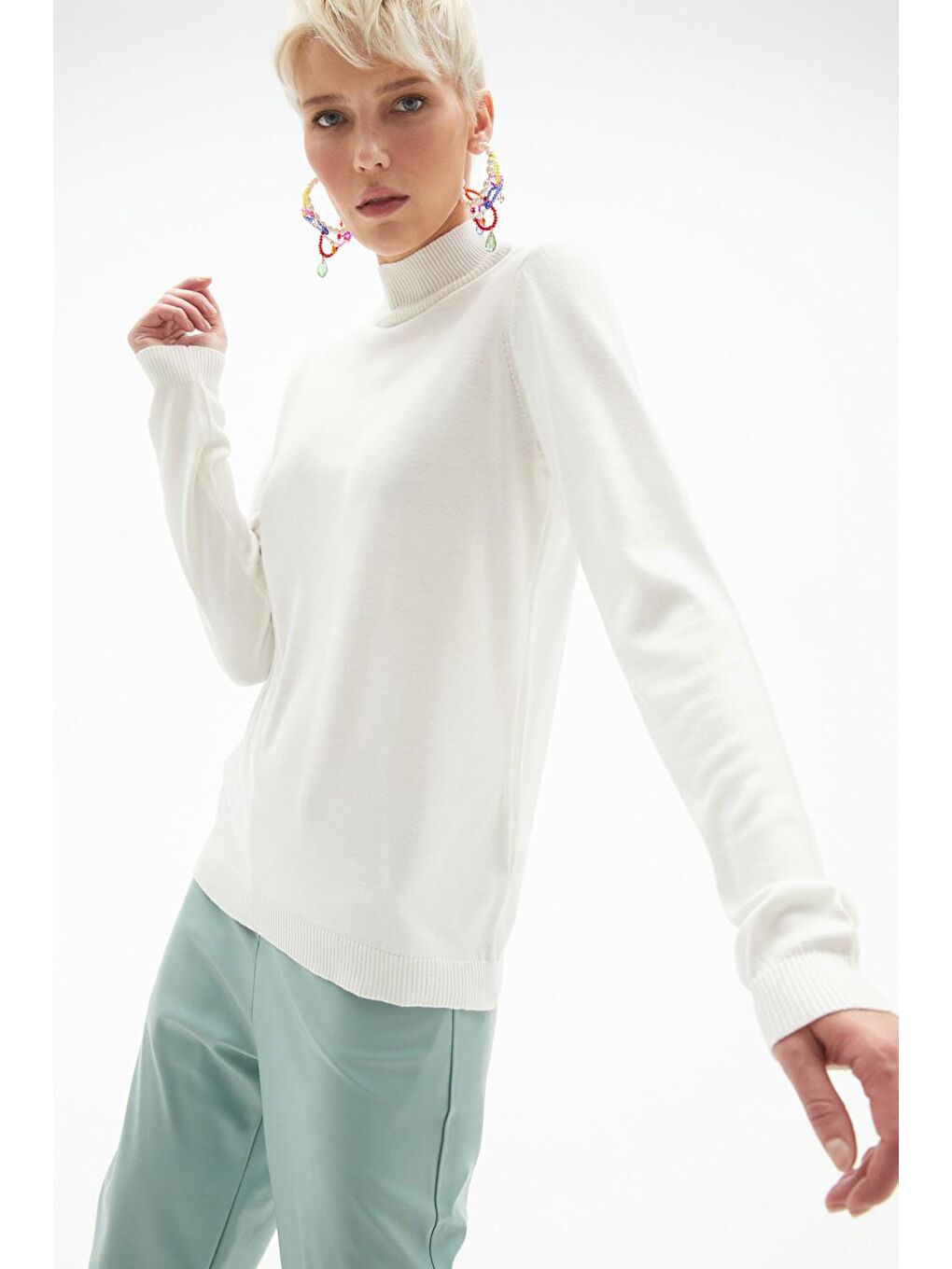 Ekru Yarım Balıkçı Yaka Kadın Triko Kazak-1