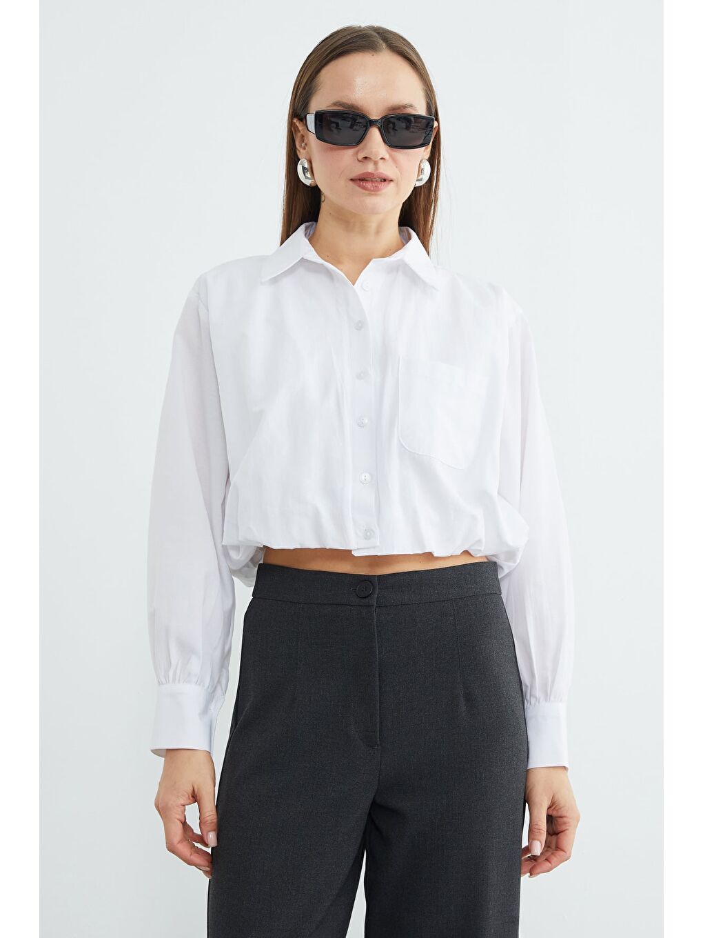 Beyaz Düğmeli Tek Cepli Crop Gömlek-1