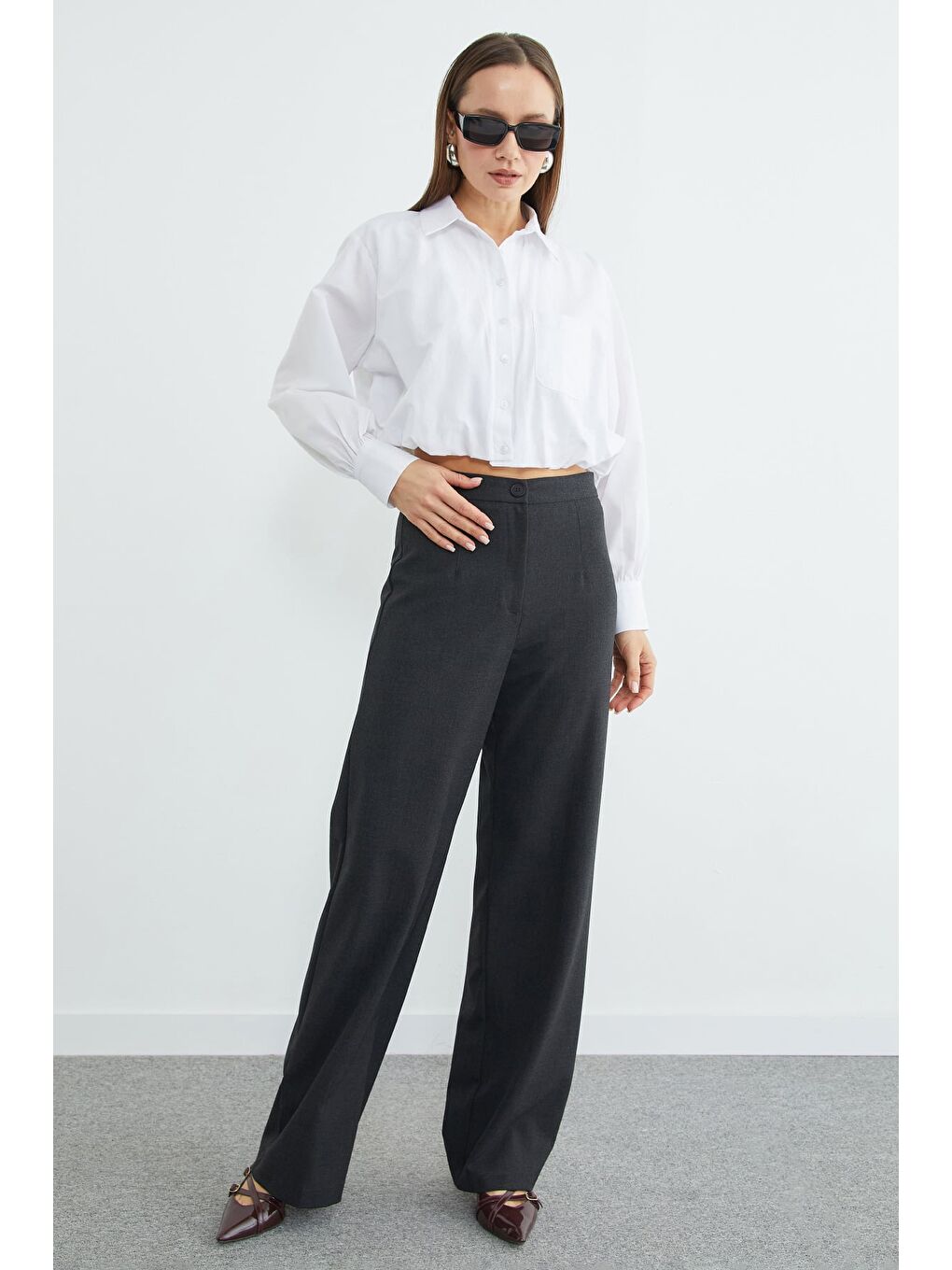 Beyaz Düğmeli Tek Cepli Crop Gömlek-3