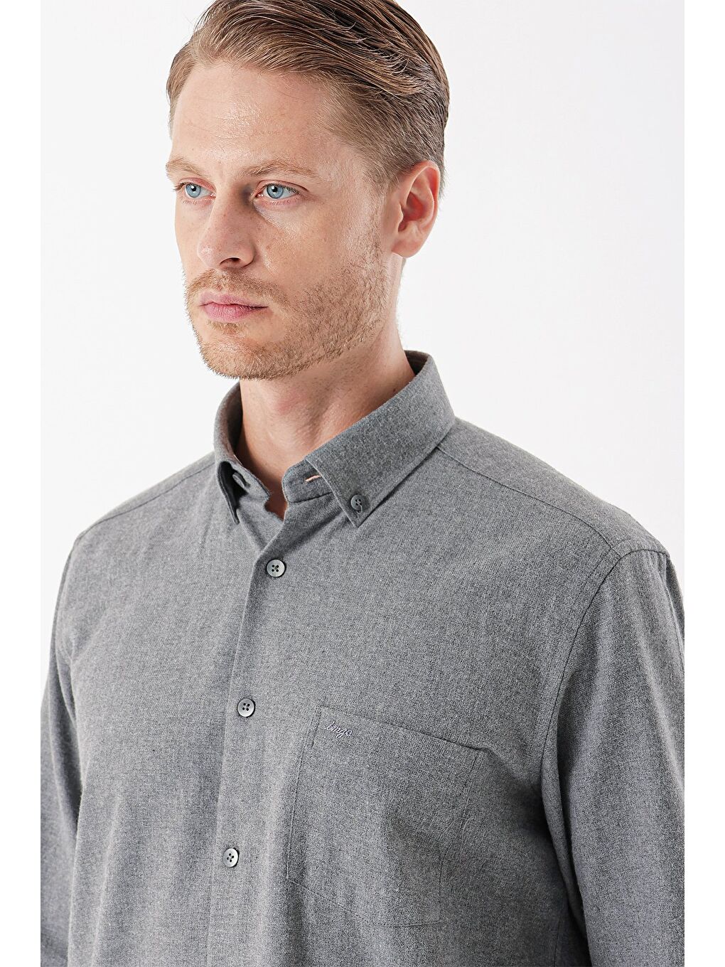 Gri Füme Uzun Kollu Gabardin Sert Yaka Cepli Casual Comfort Fit Rahat Kesim Gömlek 1004235108-1