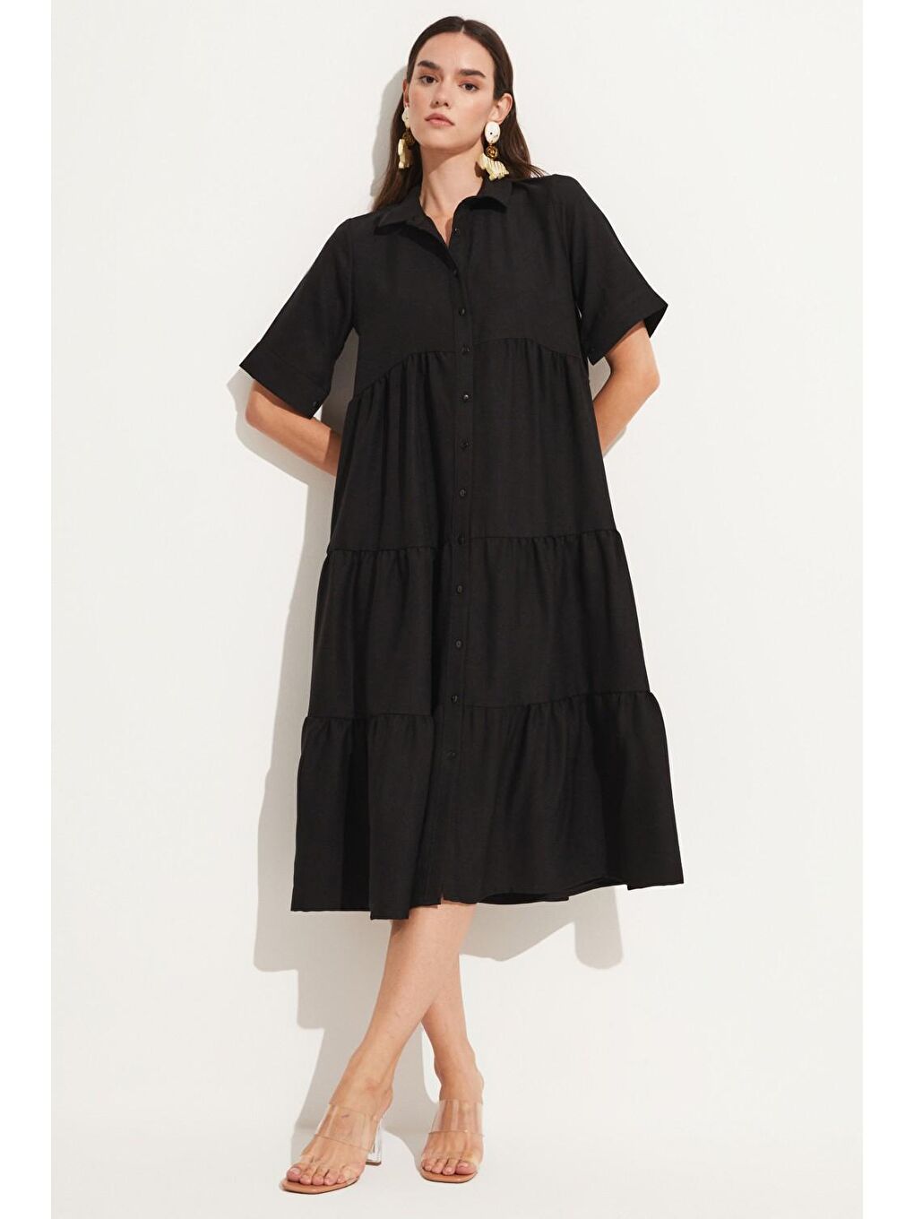 Siyah Kadın Rahat Kesim Gömlek Yaka Kısa Kol Volan Detaylı Midi Gömlek Elbise-2
