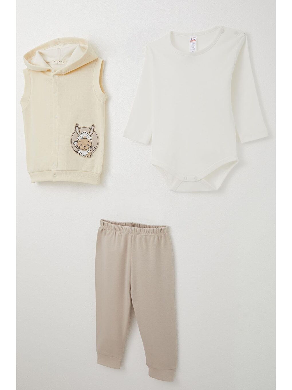 Ekru Erkek Bebek Zıbınlı 3 Lü Takım Sevimli Tavşancık Armalı Krem (4 Ay-1 Yaş)