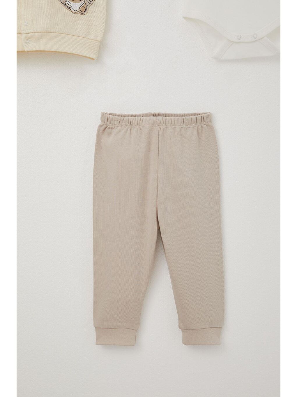 Ekru Erkek Bebek Zıbınlı 3 Lü Takım Sevimli Tavşancık Armalı Krem (4 Ay-1 Yaş)-2