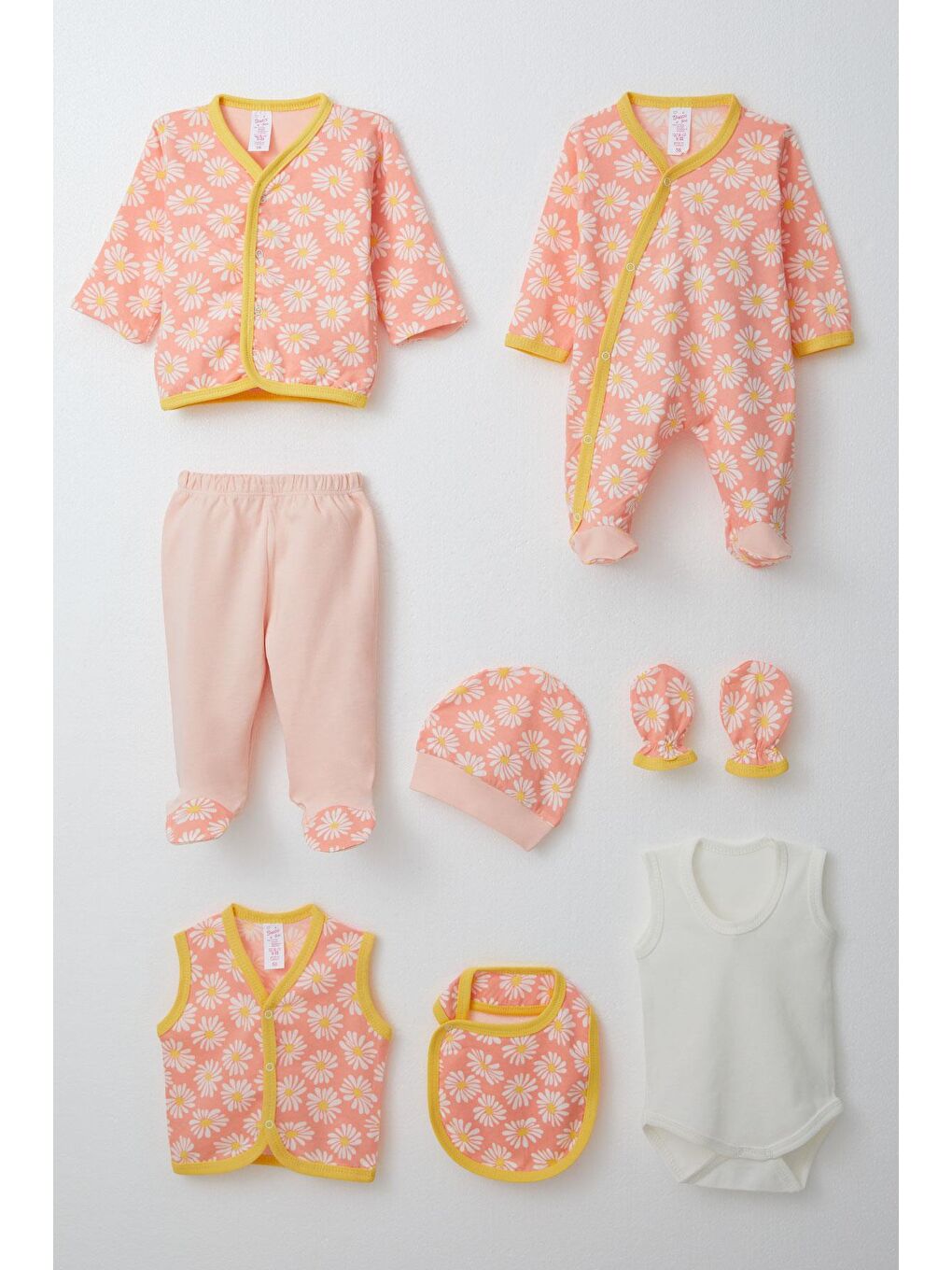 Pembe Kız Bebek Hastane Çıkışı 8 li Papatya Desenli Somon (0-3 Ay)