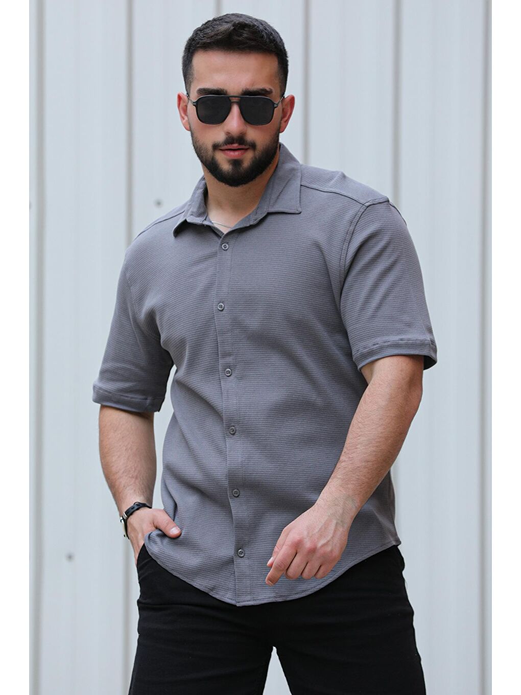 Gri Normal Kalıp Kendinden Desenli Kısa Kollu Erkek Gömlek-1