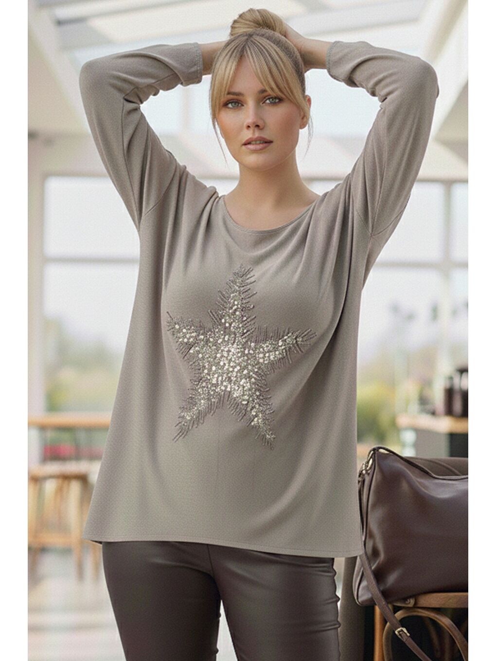 Bej İtalyan Büyük Beden Vizon Havuz Yaka Uzun Kol Yıldız Aplikeli Casual Yumoş Triko Bluz 72 65-3