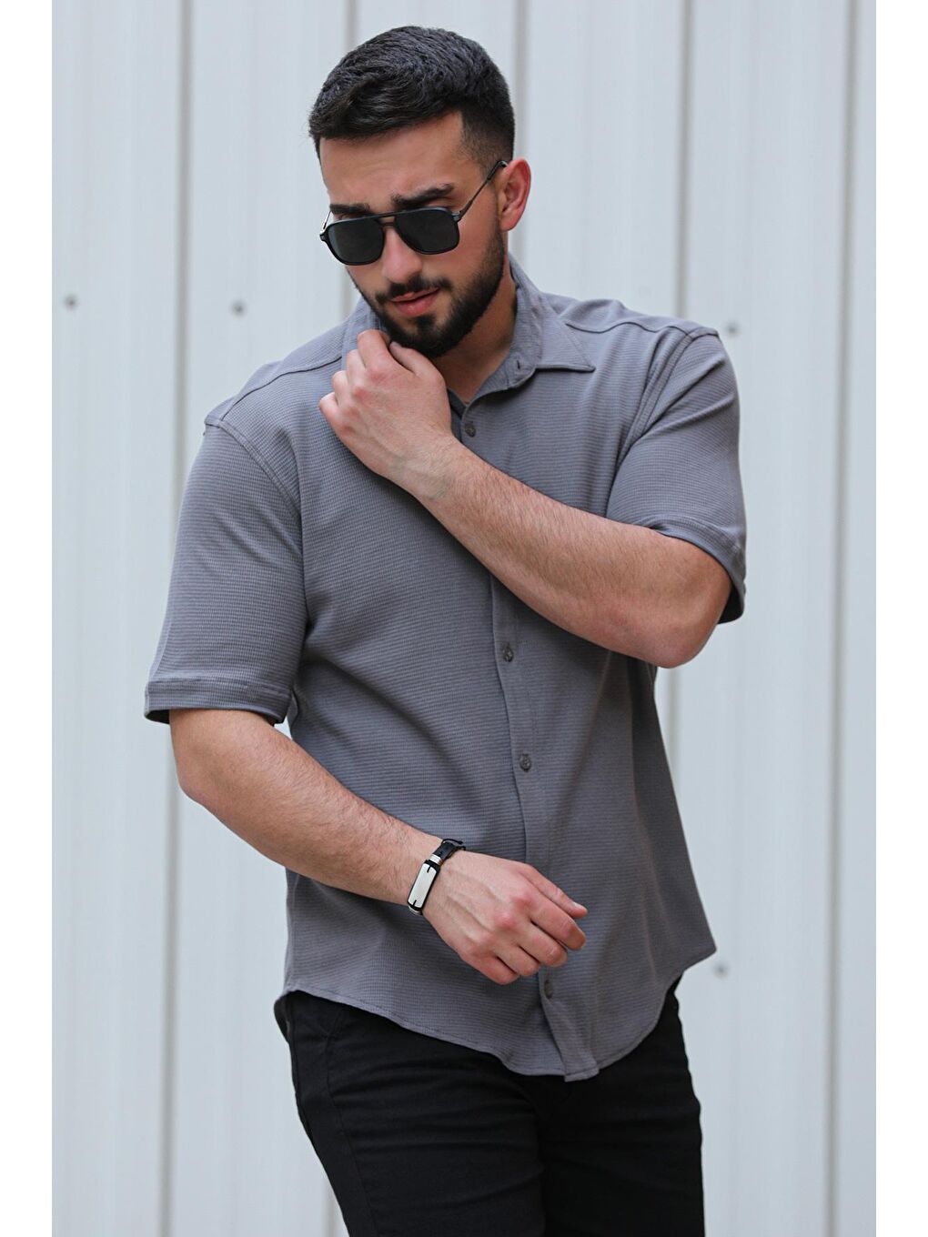 Gri Normal Kalıp Kendinden Desenli Kısa Kollu Erkek Gömlek-2