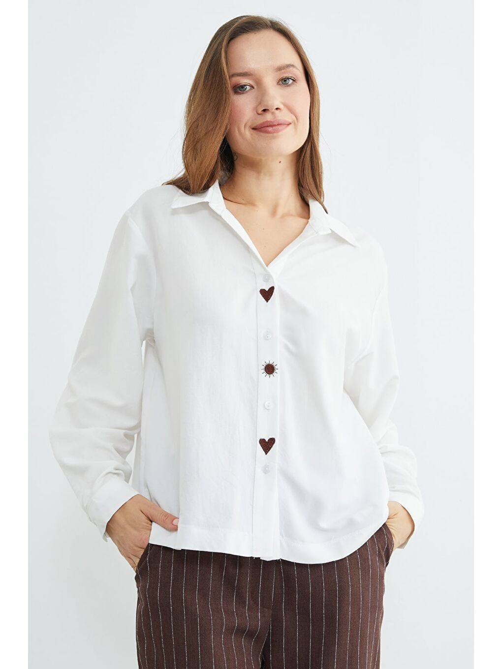 Beyaz Kalp Ve Güneş Nakışlı Salaş Gömlek-2