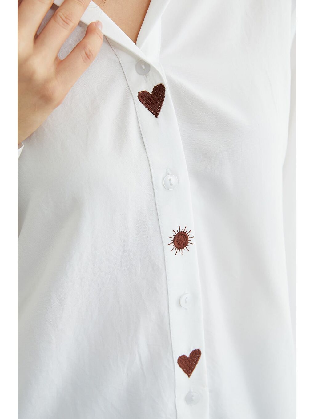 Beyaz Kalp Ve Güneş Nakışlı Salaş Gömlek-3