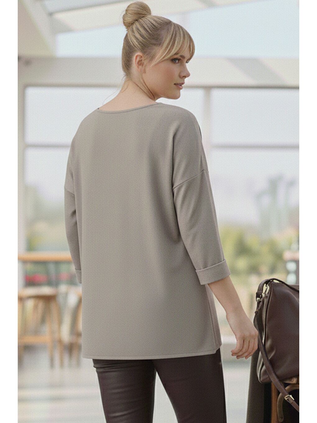 Bej İtalyan Büyük Beden Vizon Havuz Yaka Uzun Kol Yıldız Aplikeli Casual Yumoş Triko Bluz 72 65-5