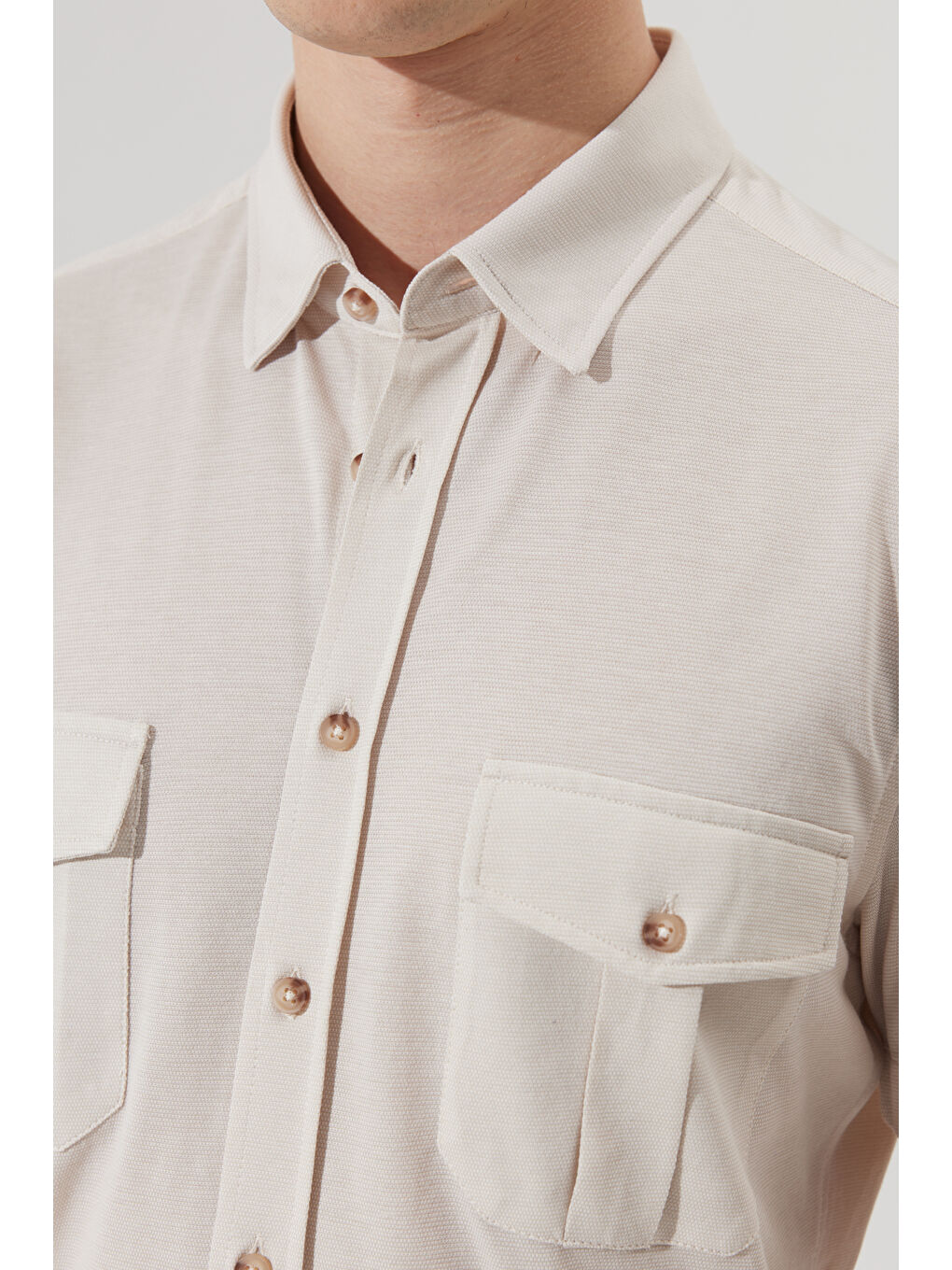 Erkek Bej Slim Fit Dar Kesim Gizli Düğme Yaka Pamuklu Kısa Kollu Gömlek-6