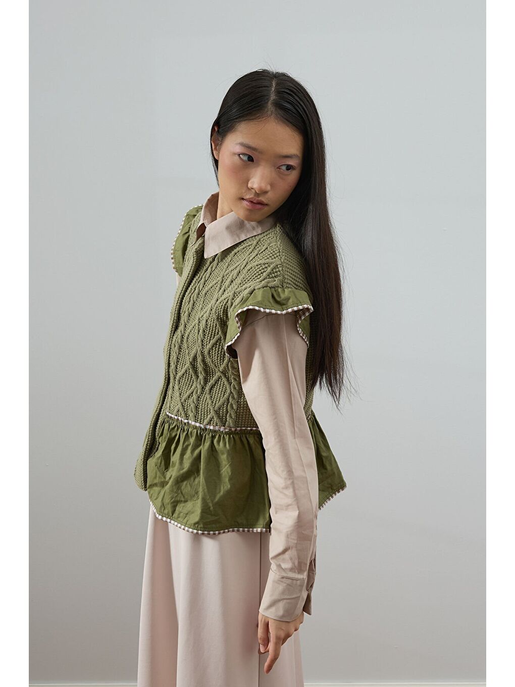 Haki Fırfırlı Triko Yelek-1