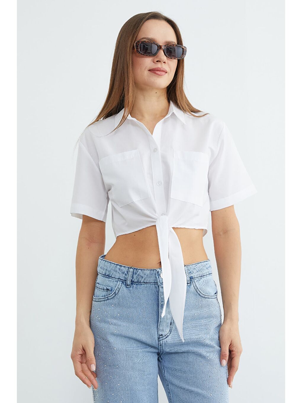 Beyaz Önü Bağlamalı Çift Cepli Crop Gömlek-1