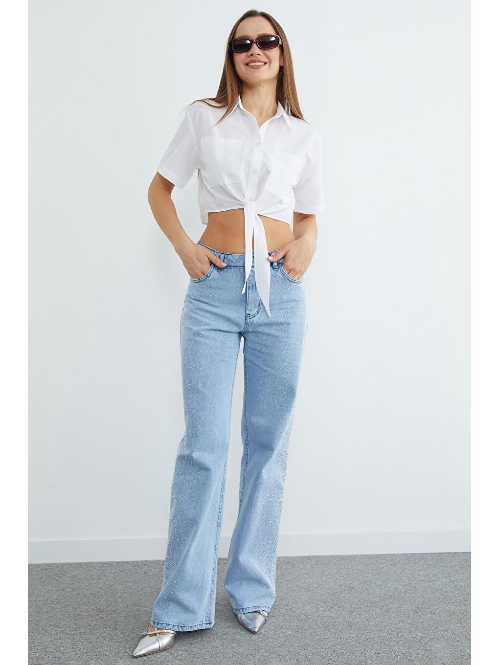 Beyaz Önü Bağlamalı Çift Cepli Crop Gömlek-3