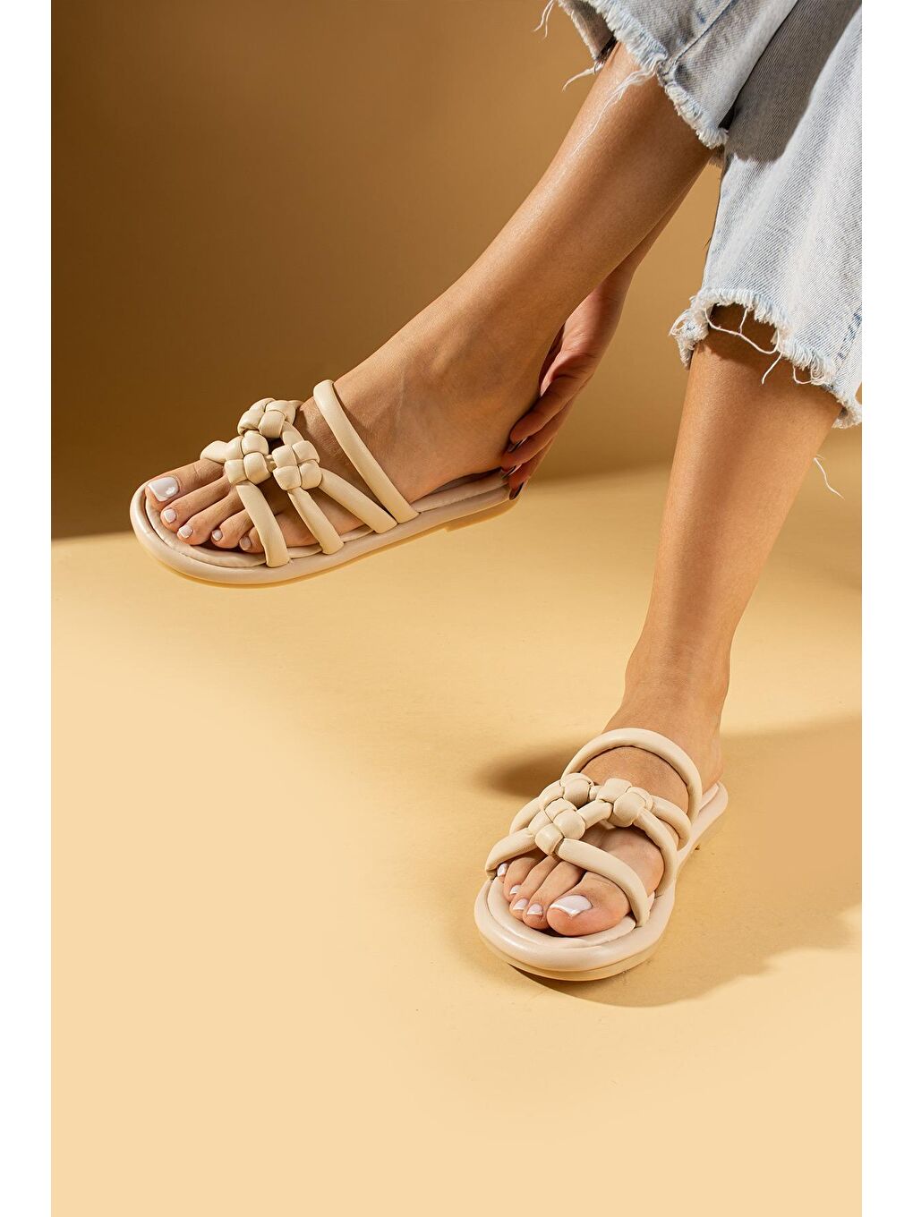 Ekru Örgü Desen Yumuşak Taban Kadın Terlik 007-79-24-2