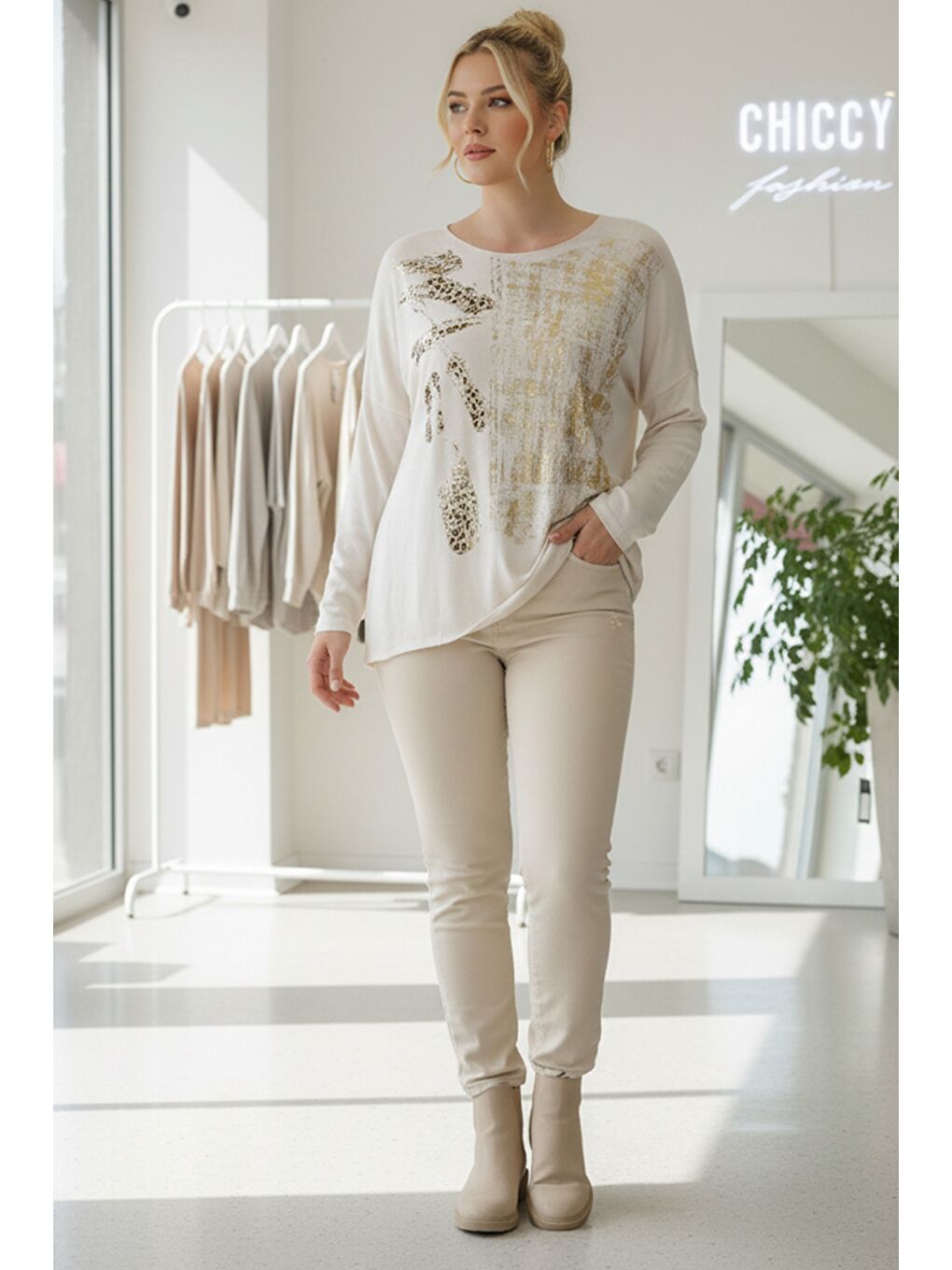 İtalyan Büyük Beden Bej Havuz Yaka Uzun Kol Varak Baskılı Casual Triko Bluz 70 68-3