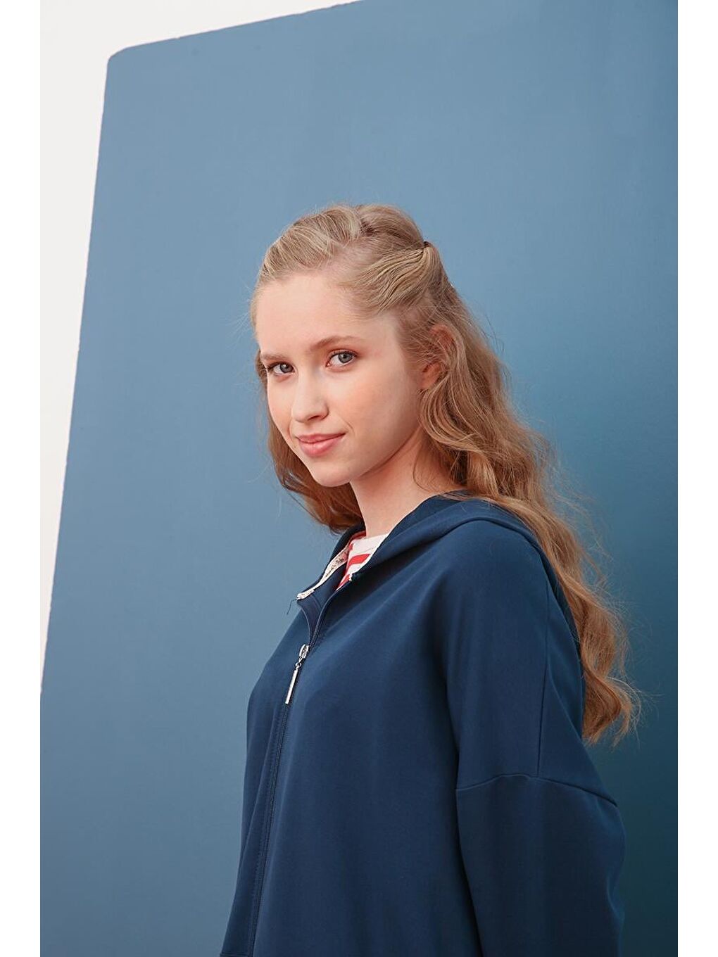 Koyu İndigo Kapüşonlu Fermuarlı Sweat Hırka-4