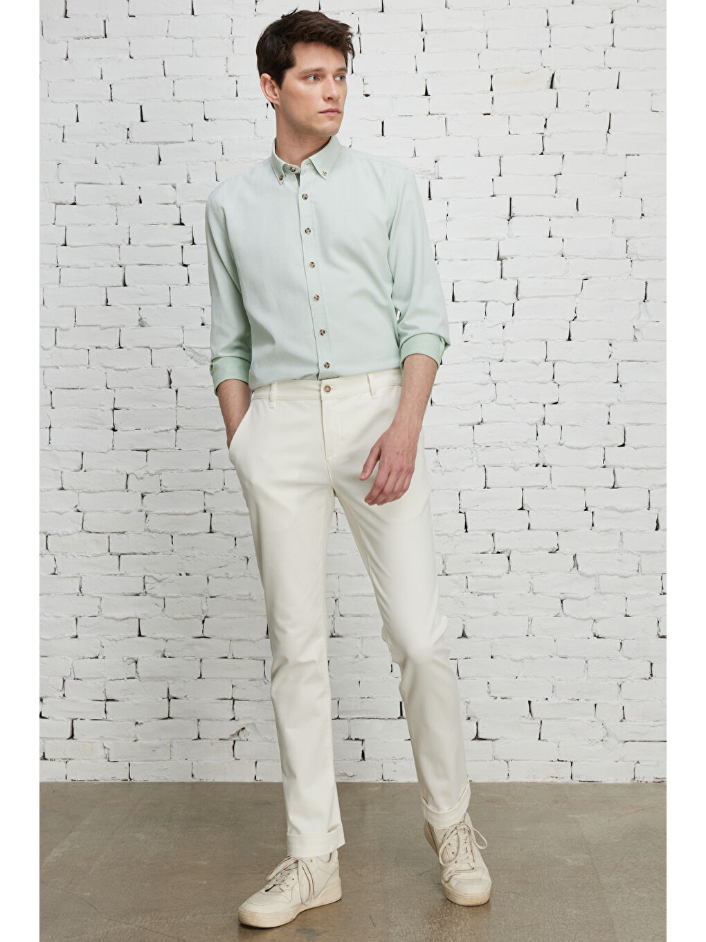 Erkek Yeşil Slim Fit Dar Kesim Düğmeli Yaka Pamuklu Armürlü Gömlek-2