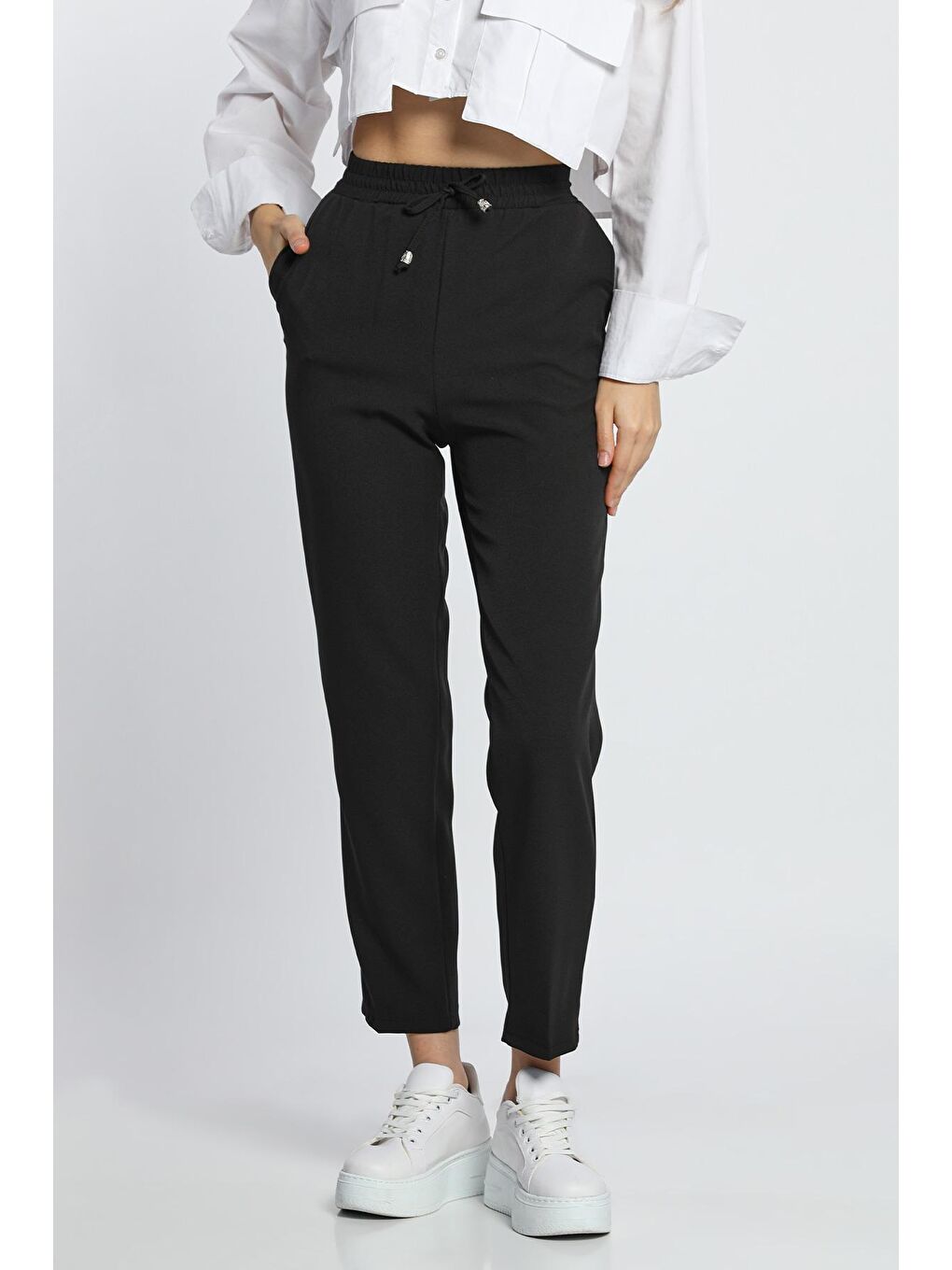 Siyah Bel Lastikli Rahat Kumaş Pantolon (DAR KALIP)