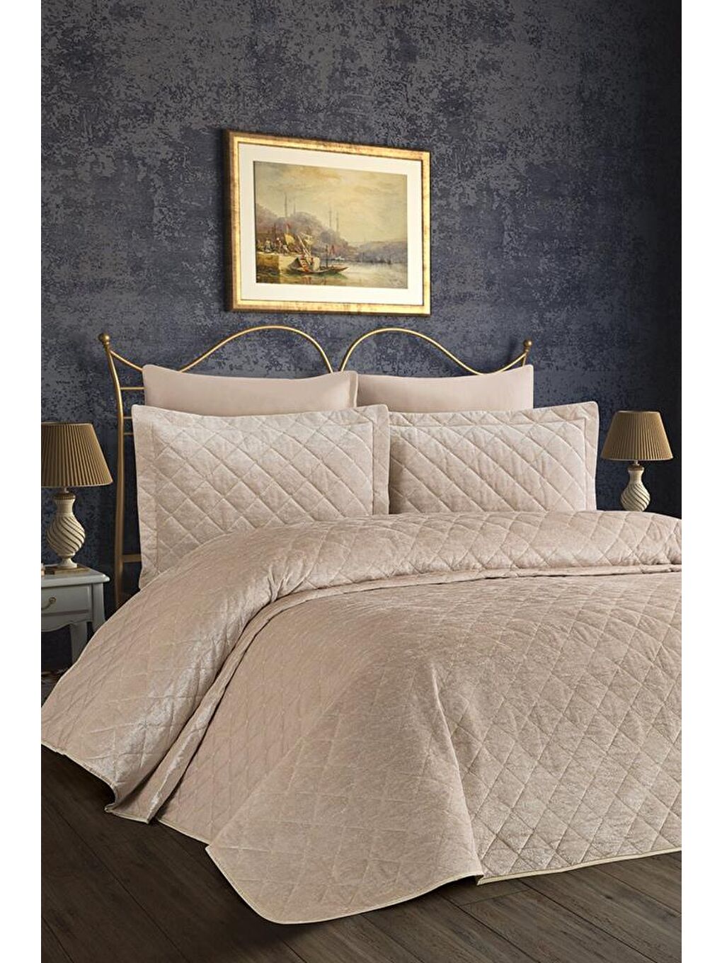 Dessert Kadife Çift Kişilik Yatak Örtüsü Bej