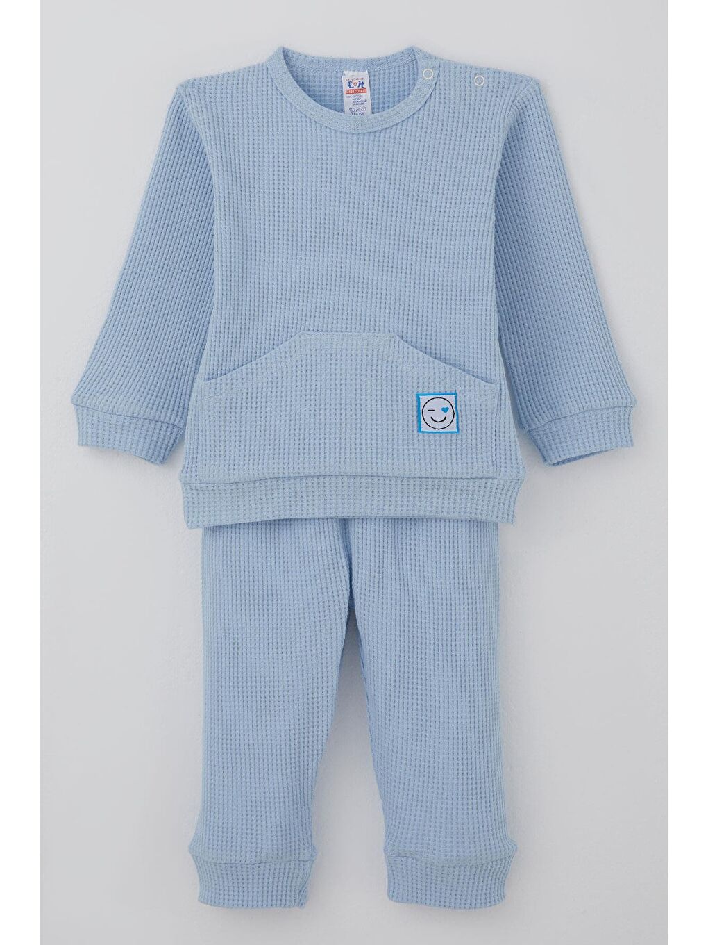 Erkek Bebek Pijama Takımı Omuzdan Patlı Kanguru Cepli Gülenyüz Armalı Açık Mavi (4 Ay-1 Yaş)