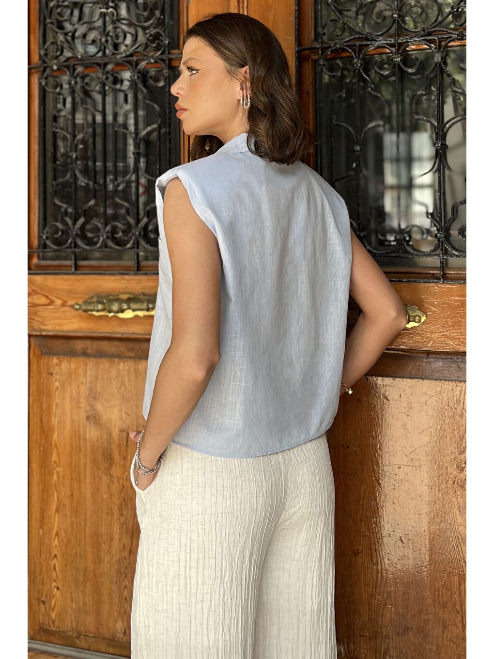 Mavi Vatkalı Sıfır Kol Kadın Gömlek-2